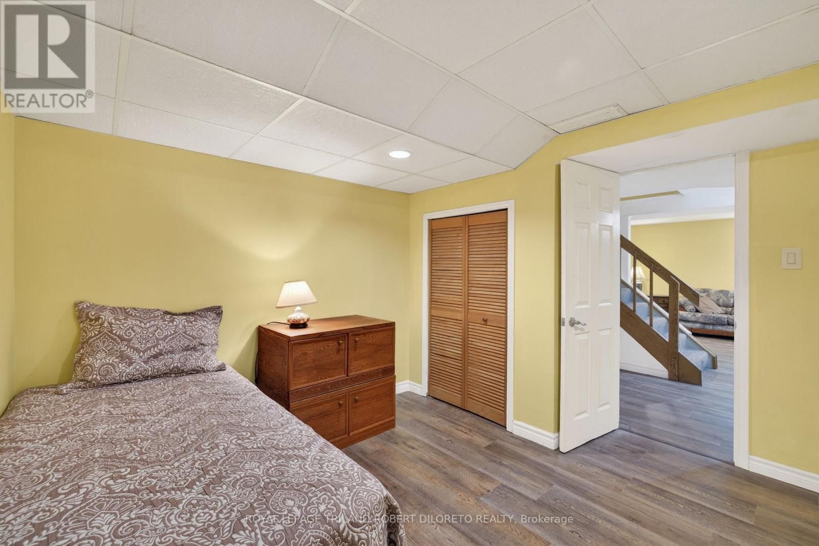 66 CHALFONT CRESCENT Image 32