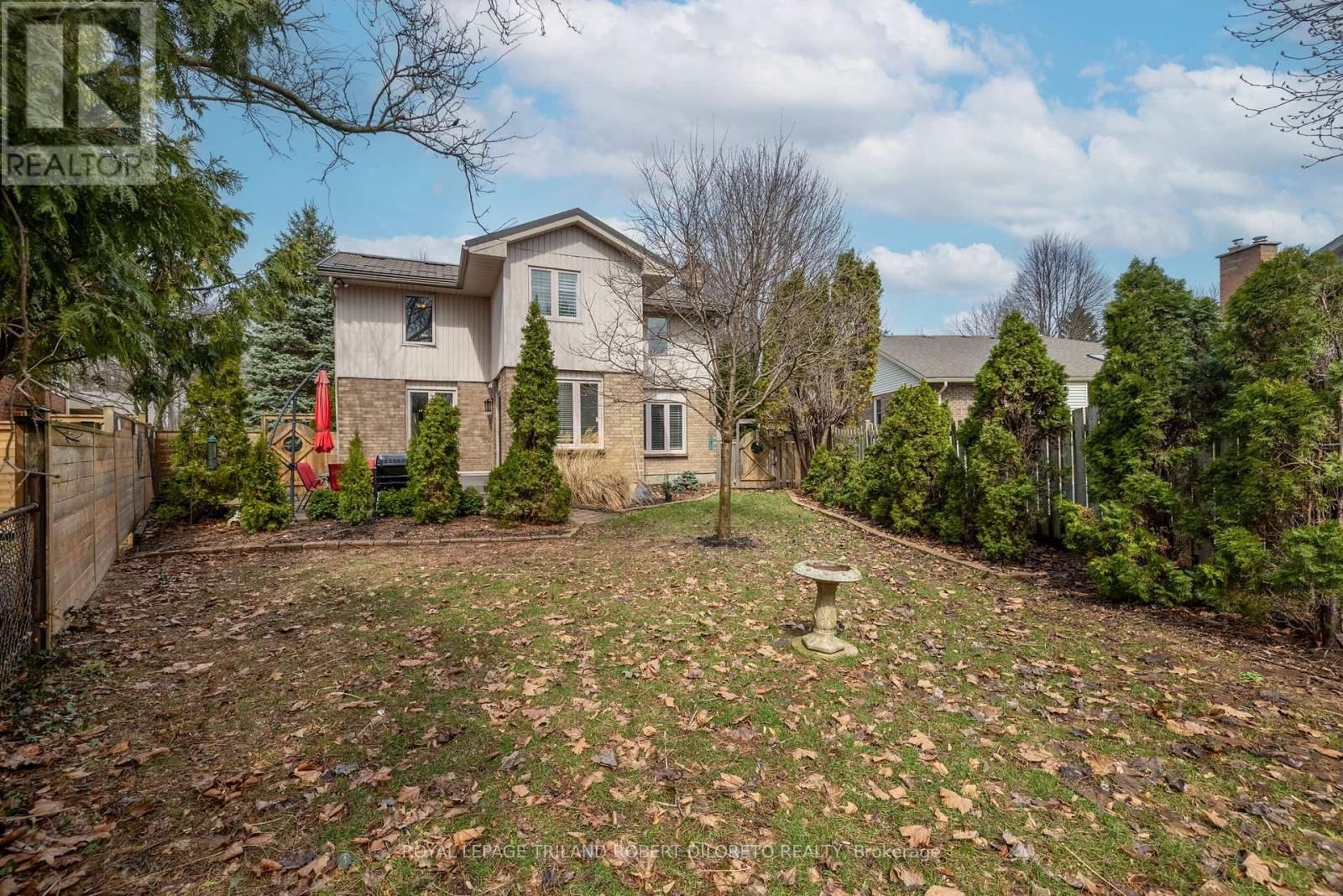 66 CHALFONT CRESCENT Image 39