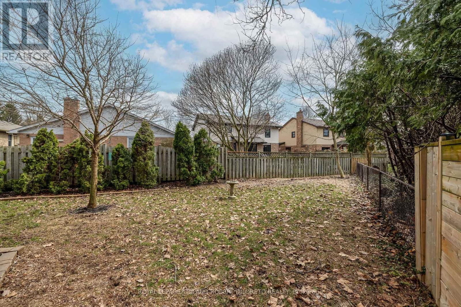 66 CHALFONT CRESCENT Image 40