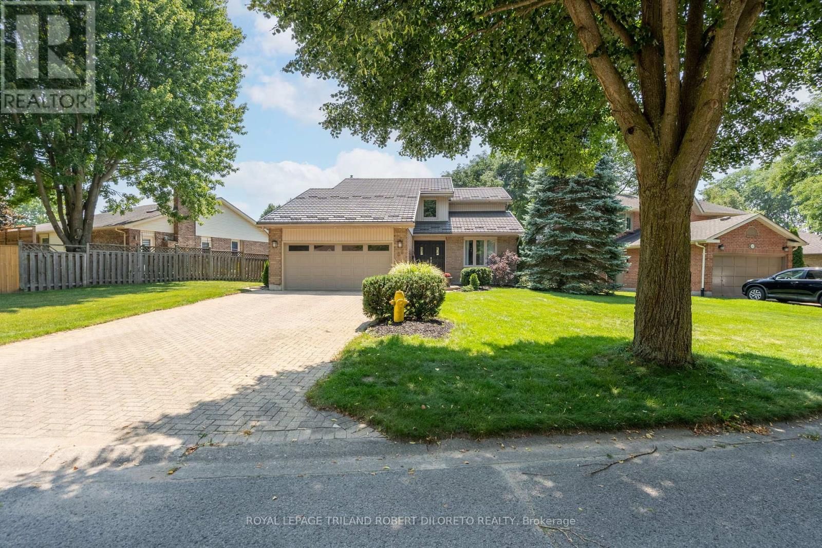 66 CHALFONT CRESCENT Image 42