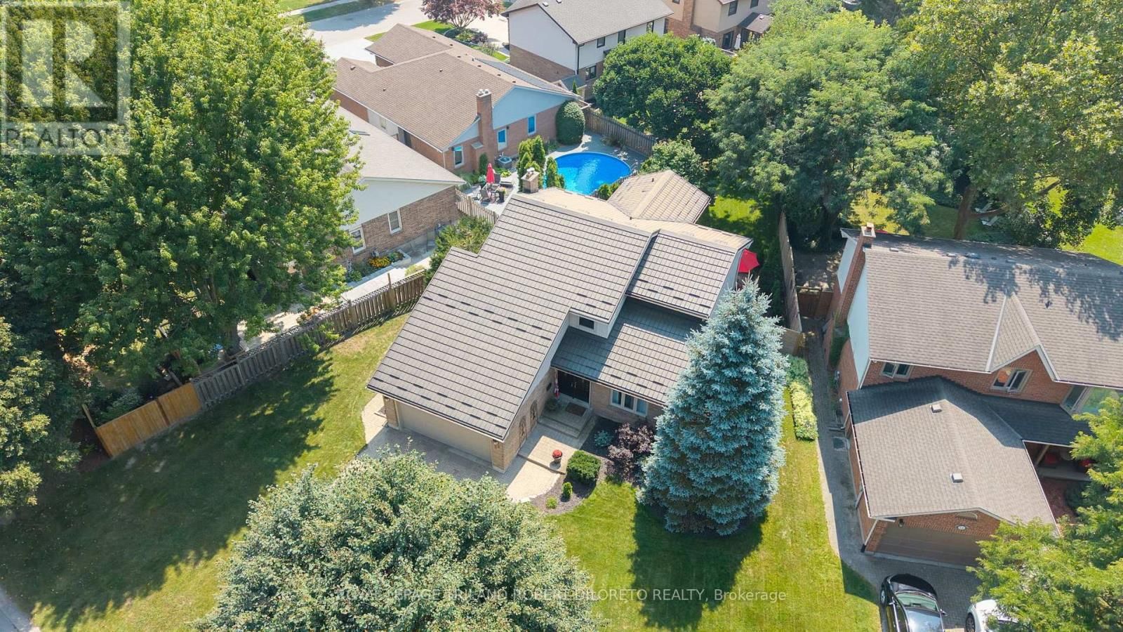 66 CHALFONT CRESCENT Image 45