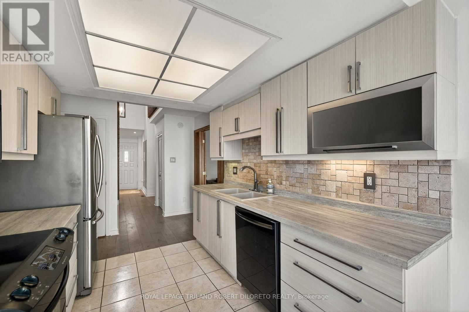 66 CHALFONT CRESCENT Image 9