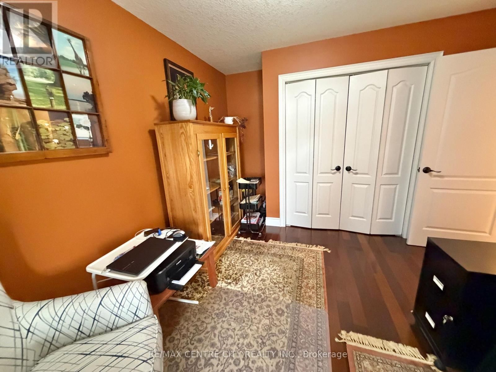 15 HOLLAND AVENUE Image 32