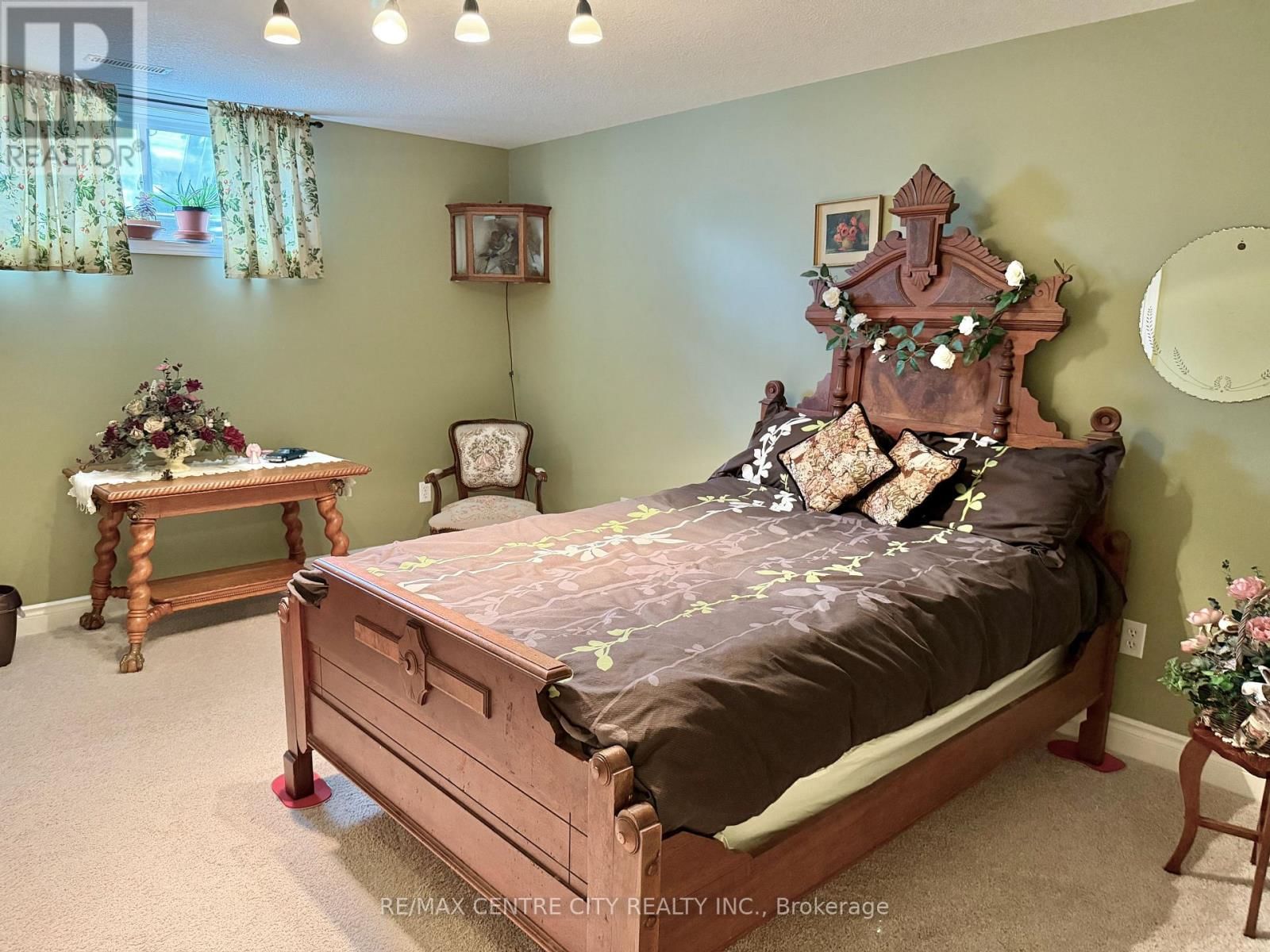 15 HOLLAND AVENUE Image 39