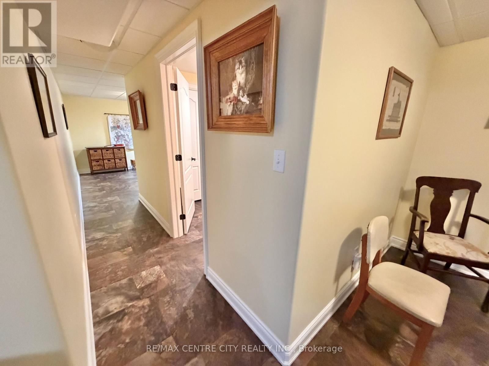 15 HOLLAND AVENUE Image 43