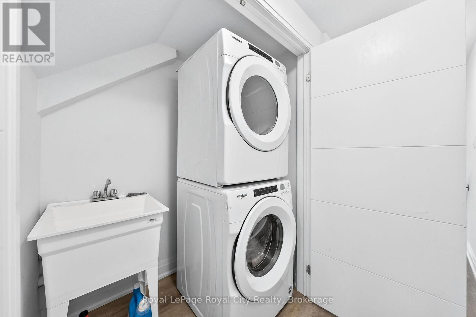 1 - 150 HURON STREET Image 12