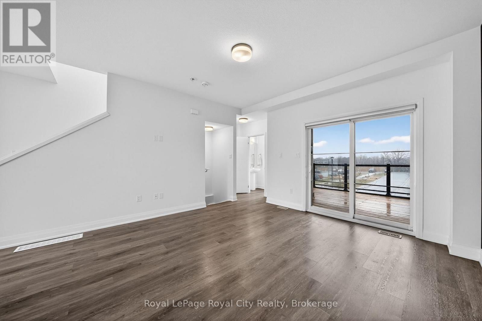 1 - 150 HURON STREET Image 17