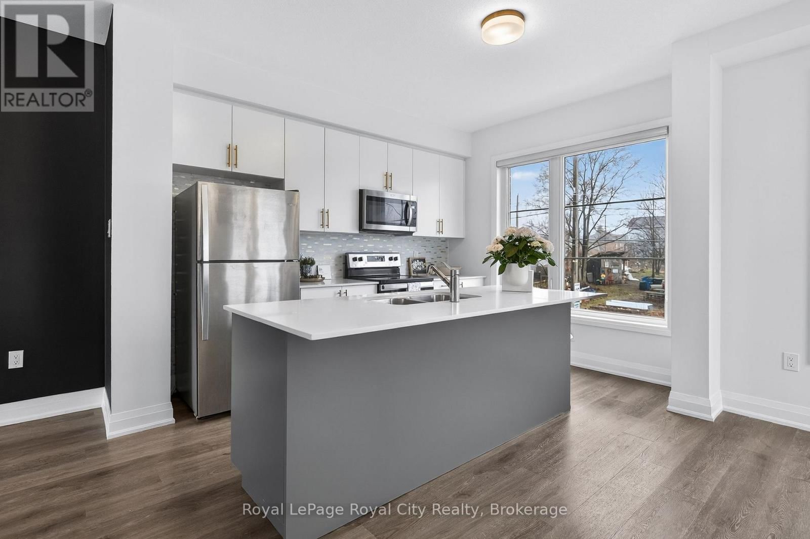 1 - 150 HURON STREET Image 20