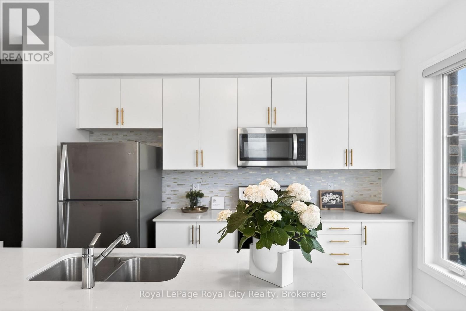 1 - 150 HURON STREET Image 25