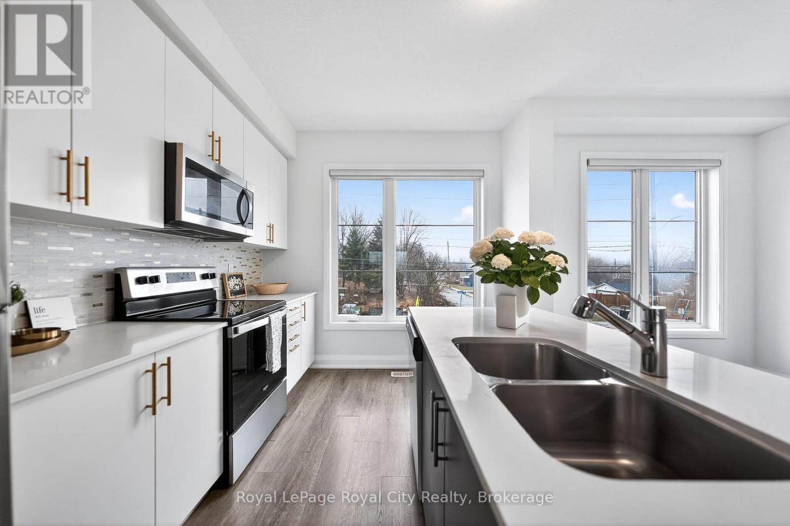 1 - 150 HURON STREET Image 28