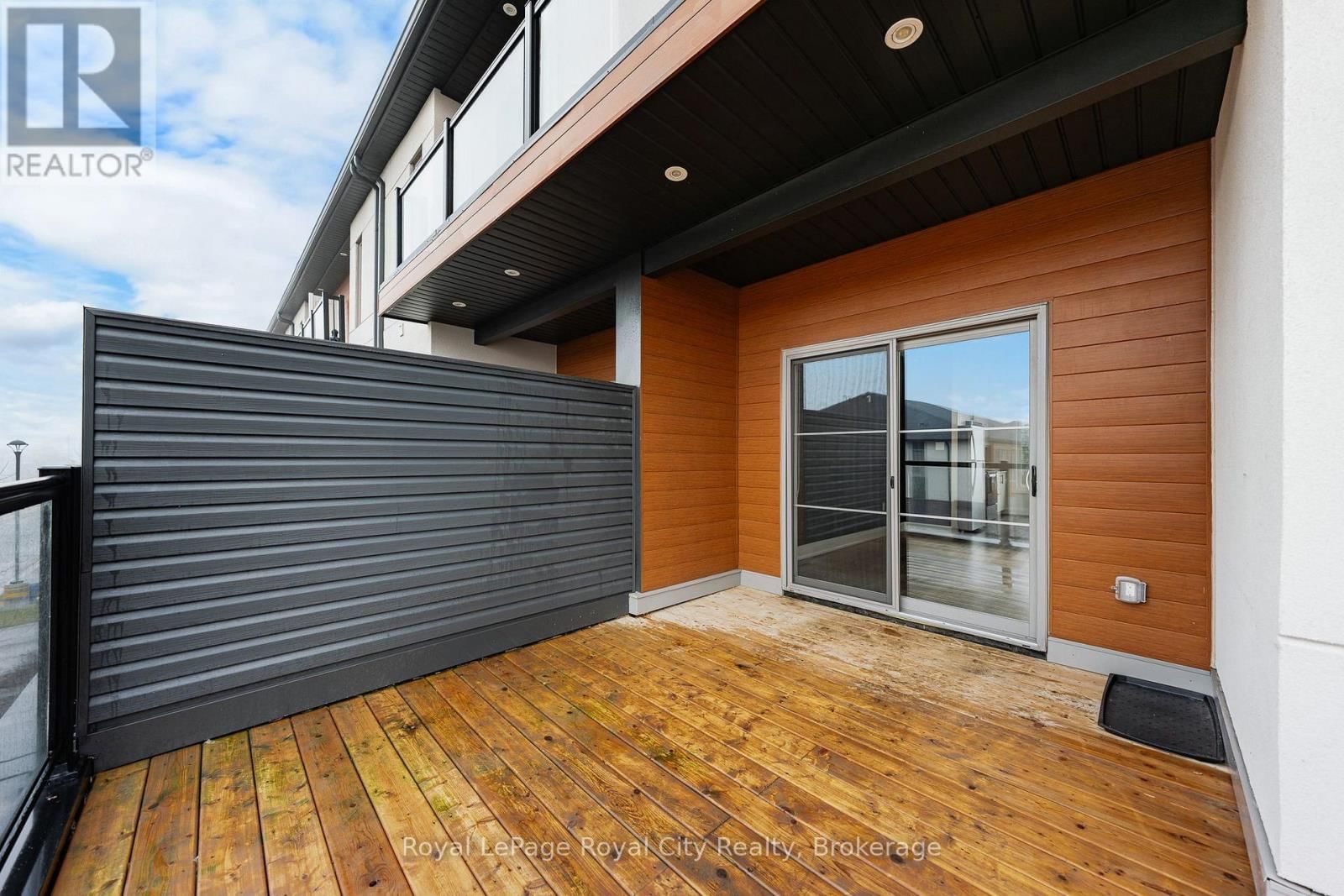 1 - 150 HURON STREET Image 34