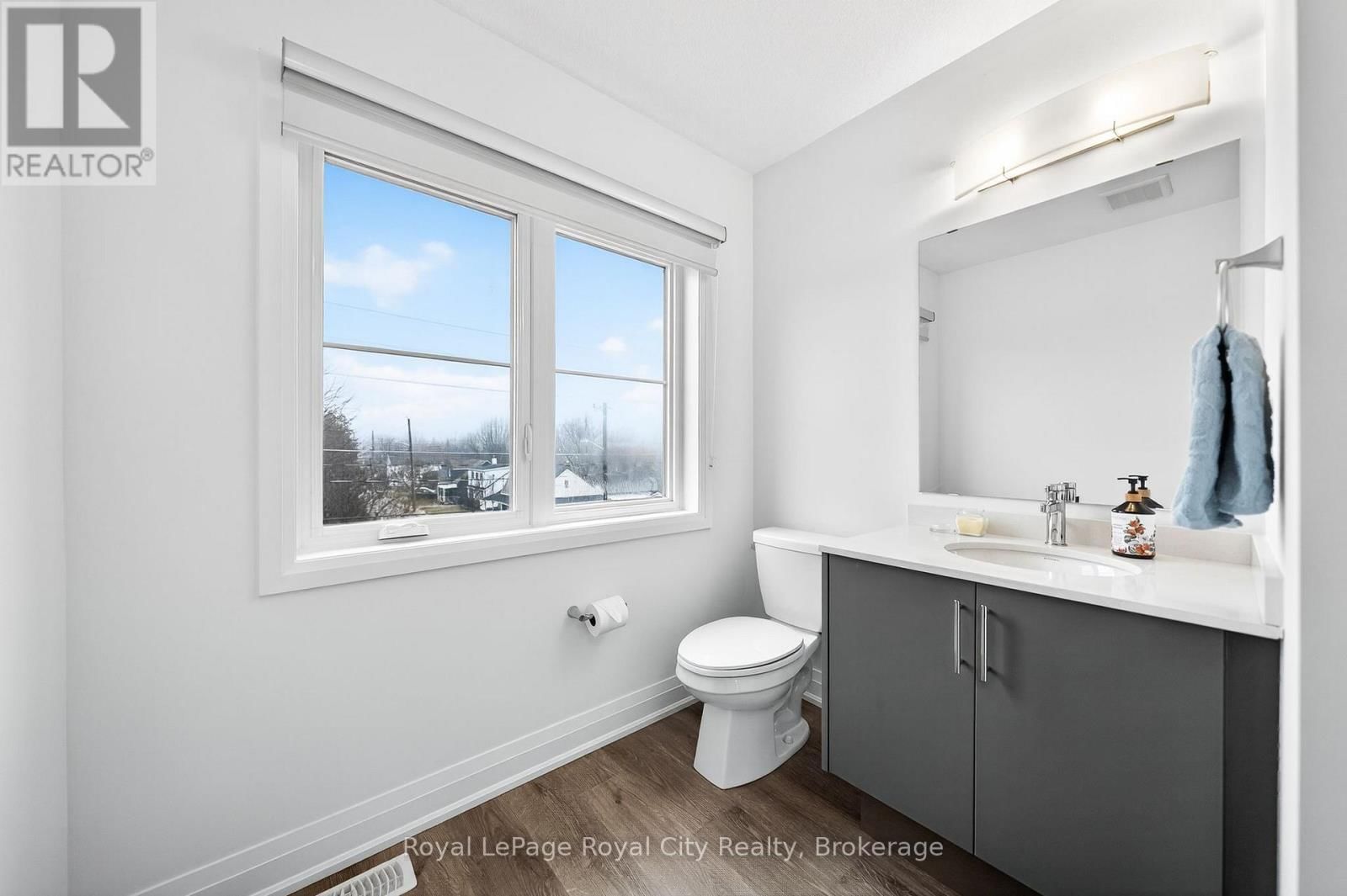 1 - 150 HURON STREET Image 47