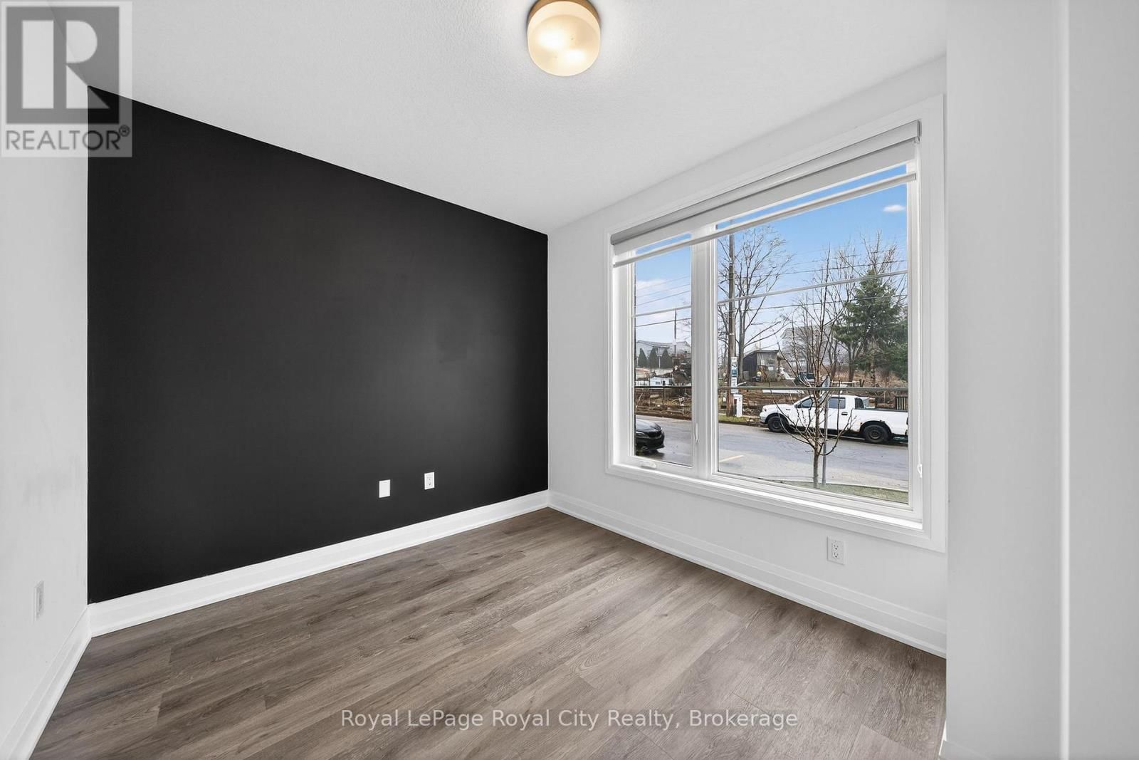 1 - 150 HURON STREET Image 6