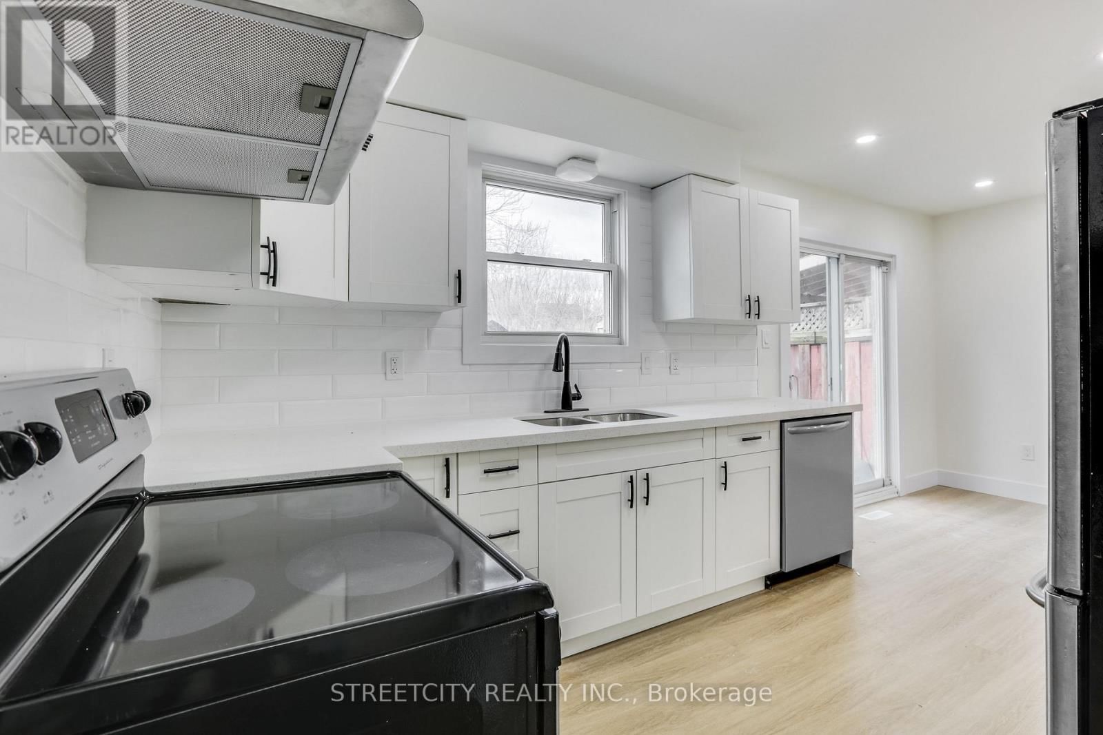 25 AUGUSTA CRESCENT Image 13