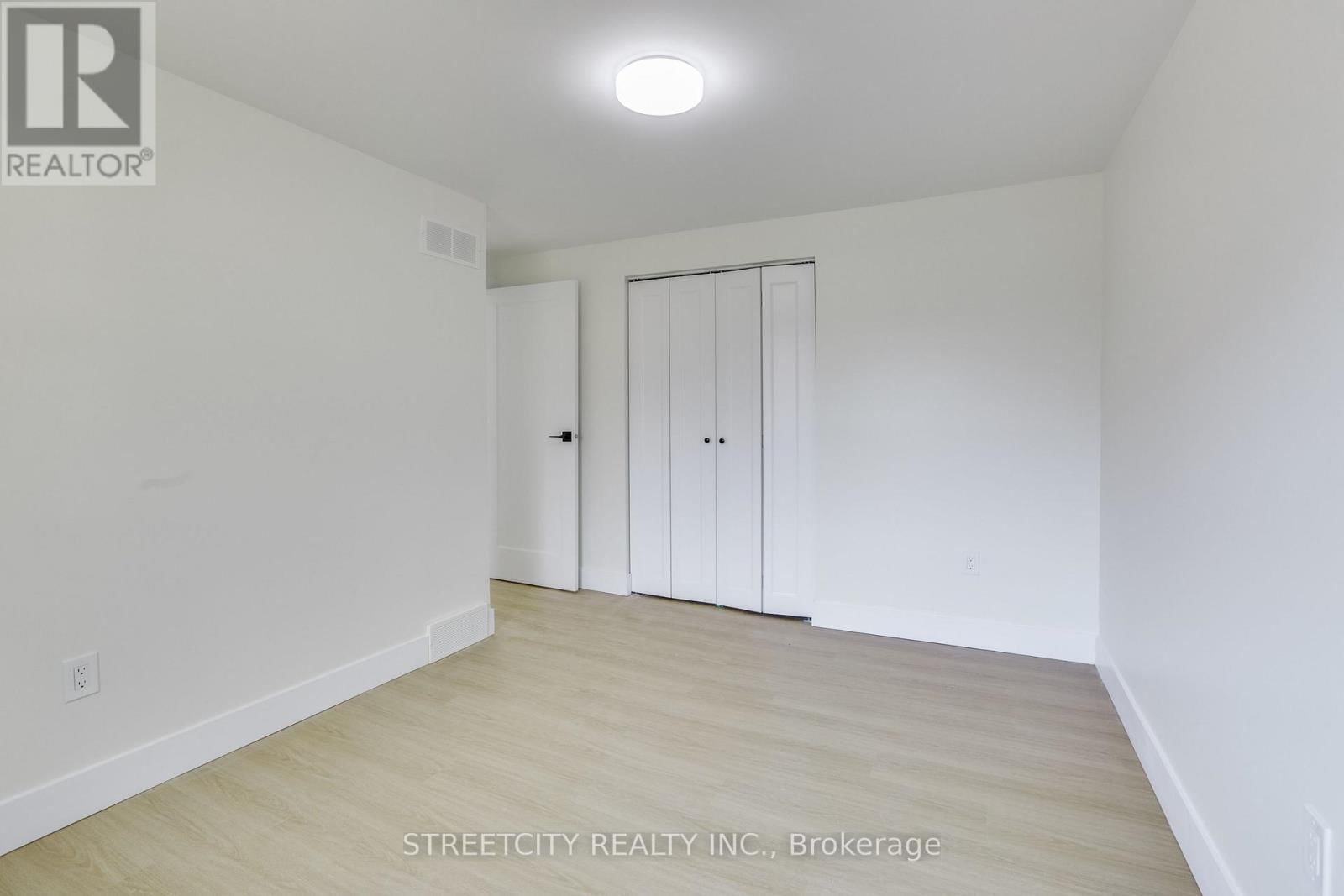 25 AUGUSTA CRESCENT Image 16