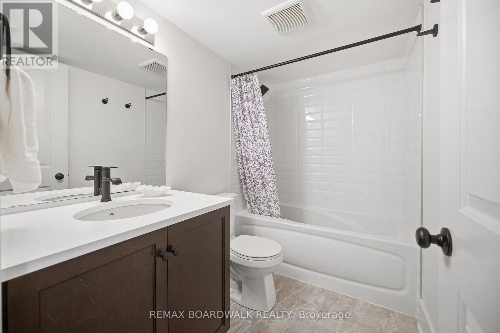 115 KASWIT DRIVE Image 40