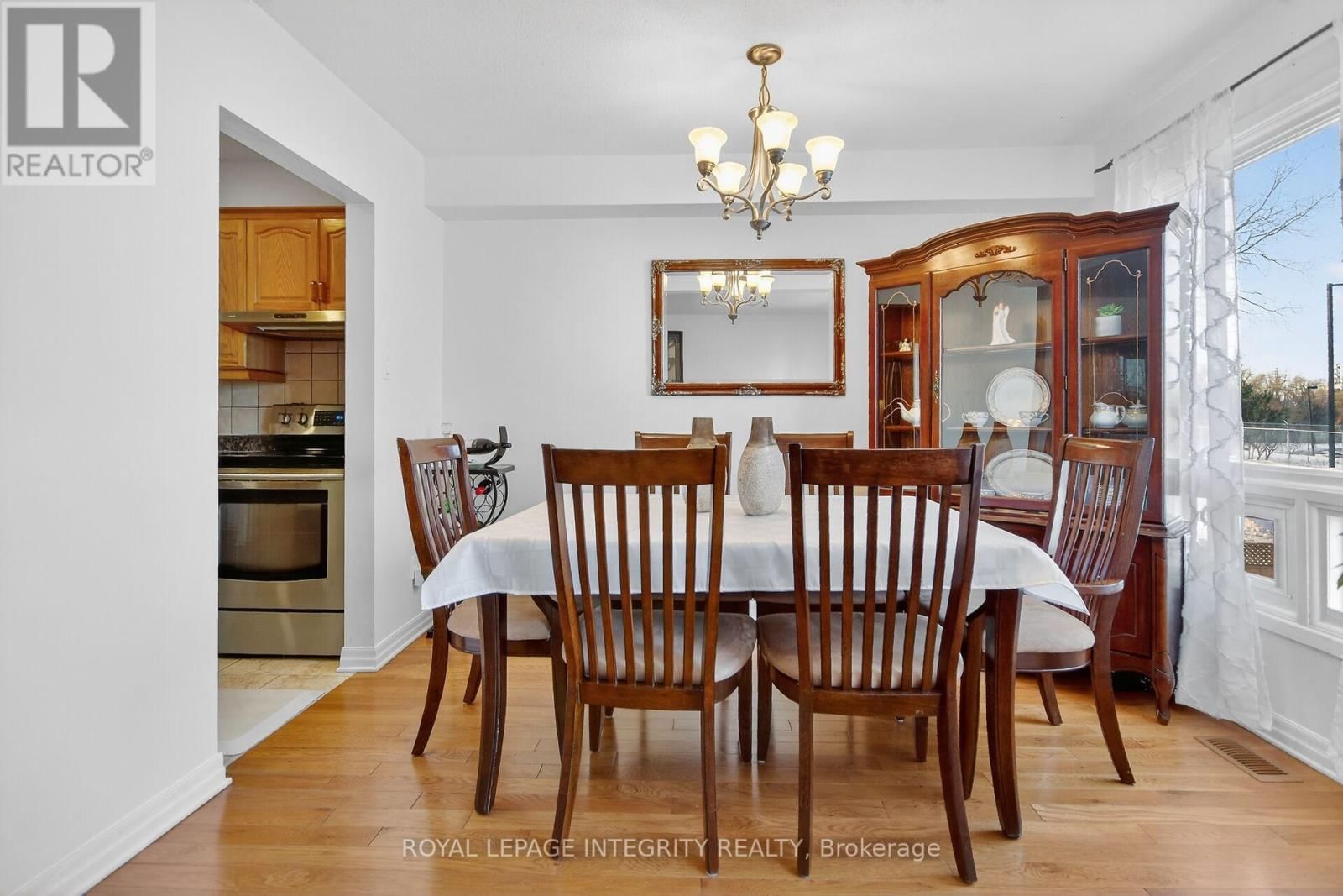 13 - 2415 SOUTHVALE CRESCENT Image 12