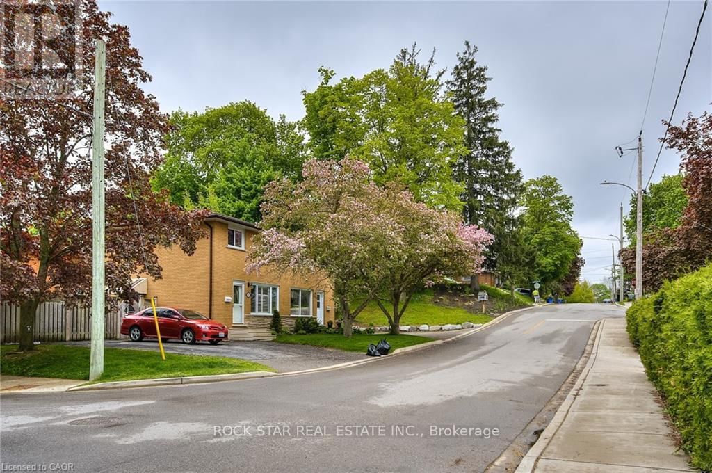 196 WALKER STREET Image 30