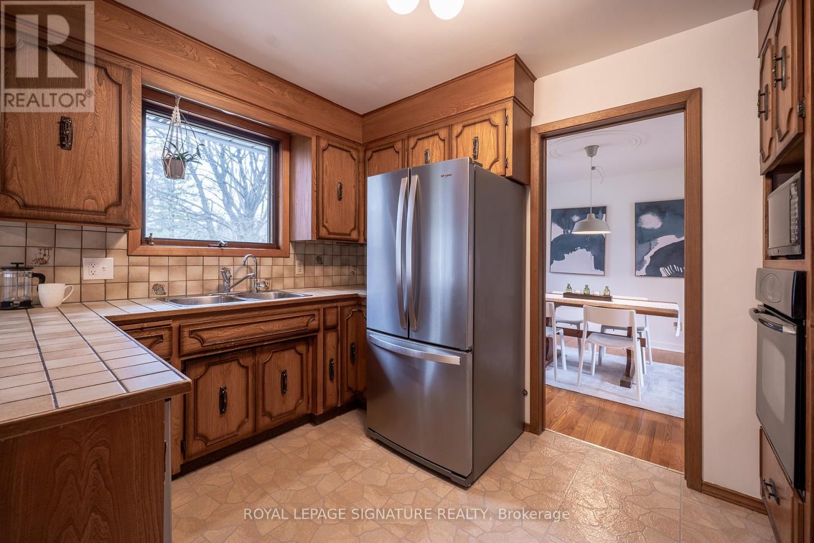 27 SUNSET DRIVE Image 17