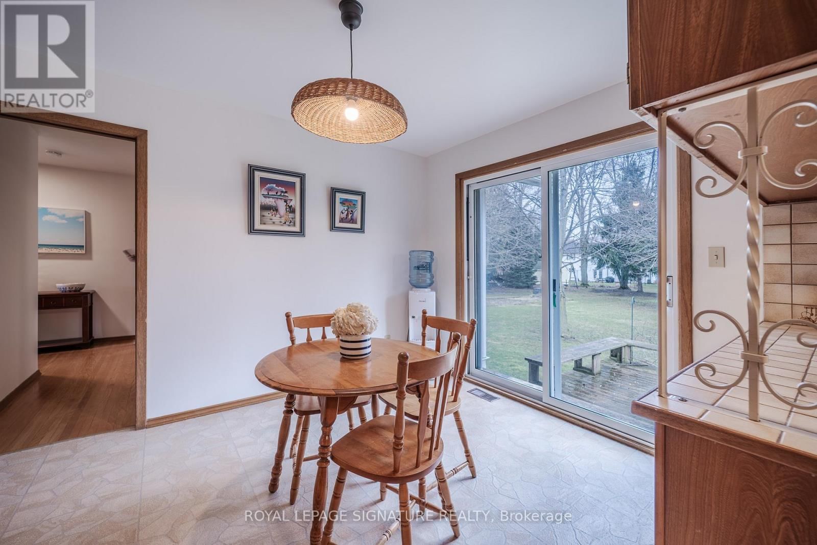 27 SUNSET DRIVE Image 18