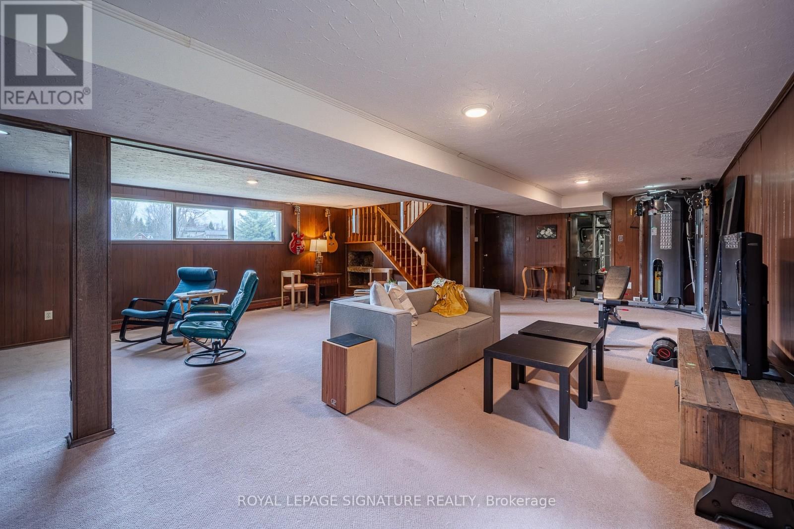 27 SUNSET DRIVE Image 35