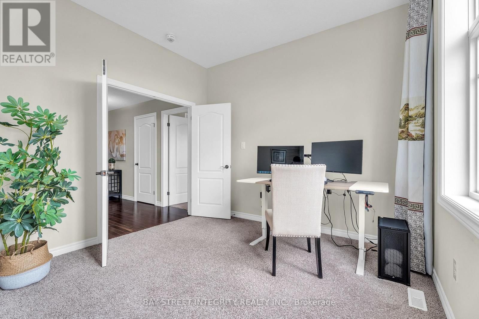 566 BRADWELL CHASE Image 30