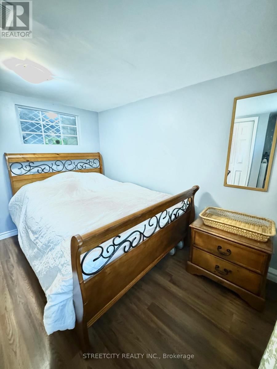 237 HOMESTEAD (BASEMENT ) CRESCENT Image 10