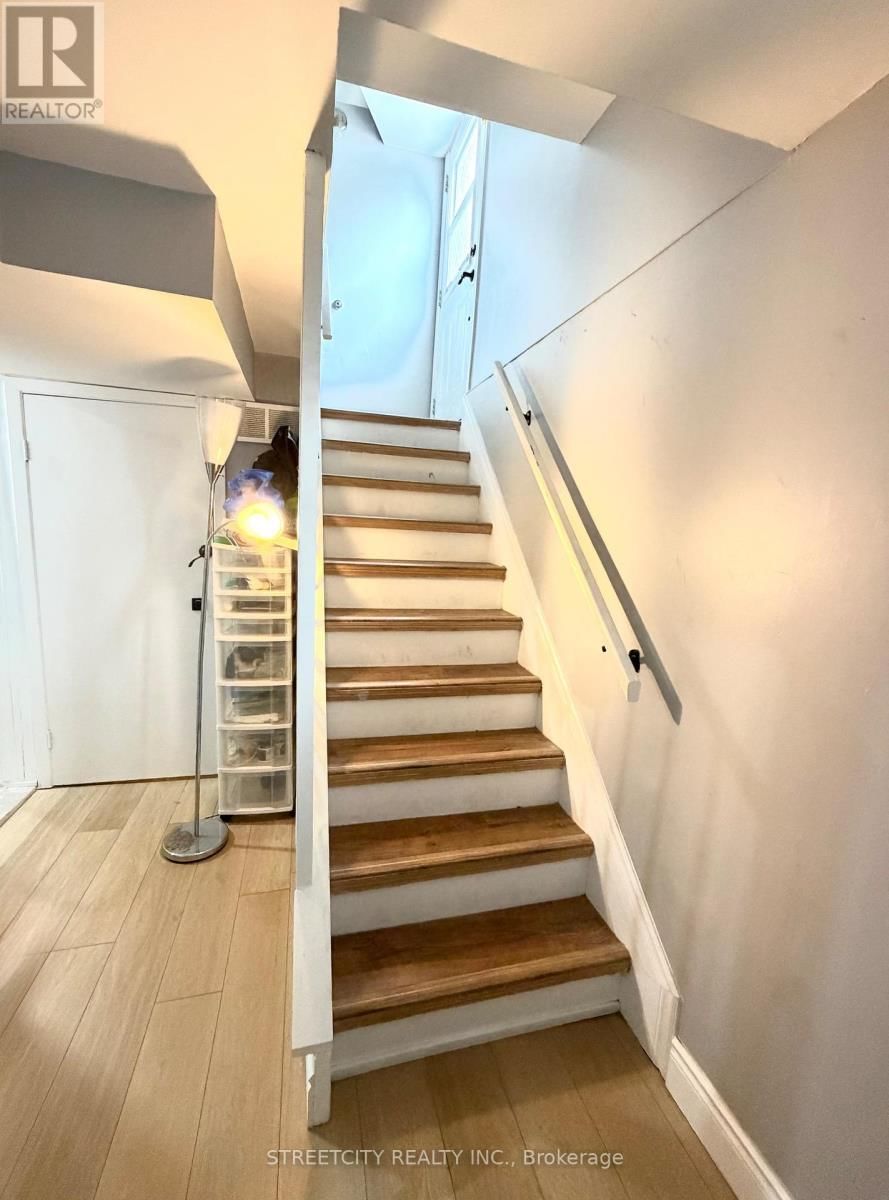 237 HOMESTEAD (BASEMENT ) CRESCENT Image 5