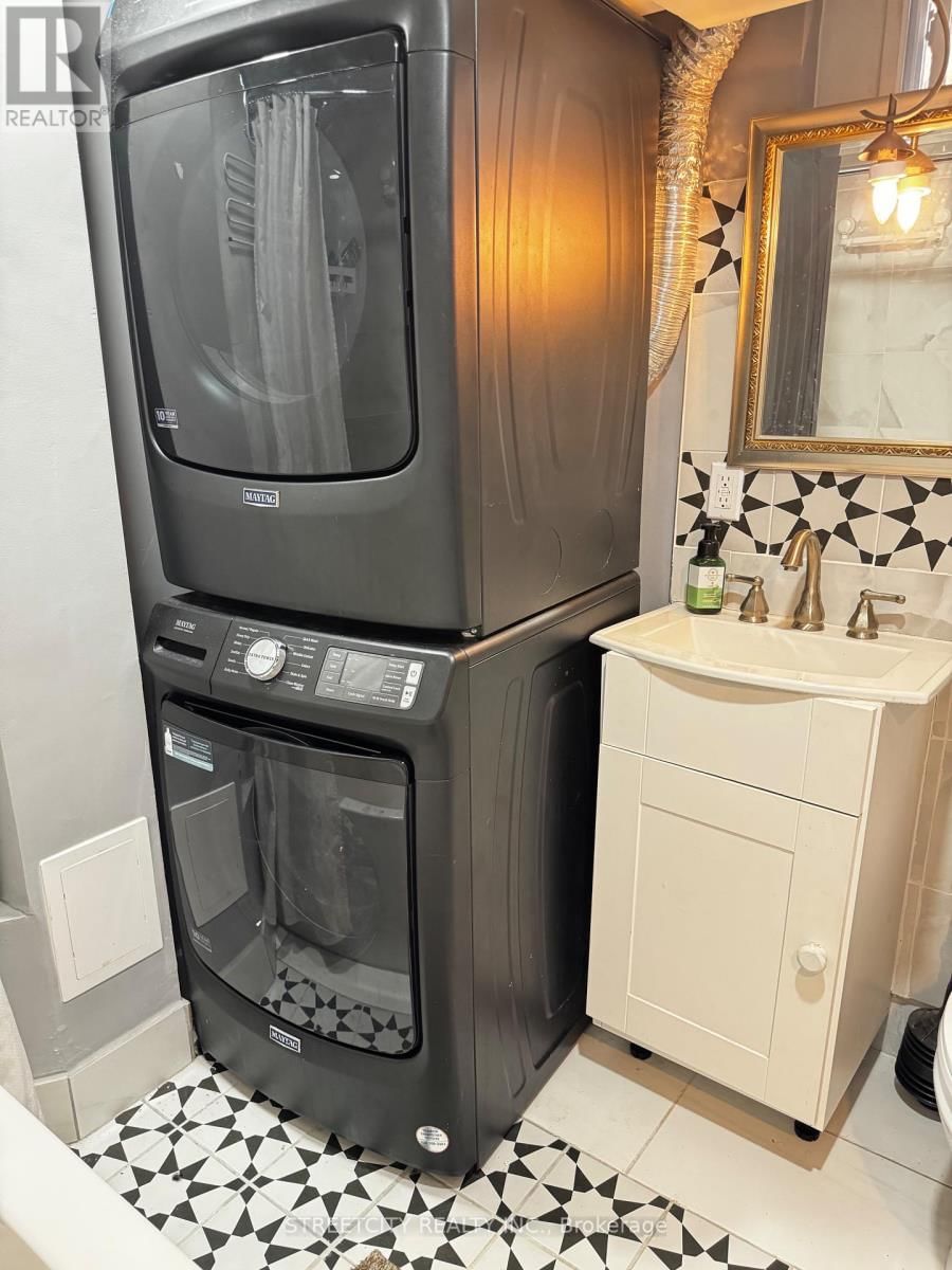 237 HOMESTEAD (BASEMENT ) CRESCENT Image 9