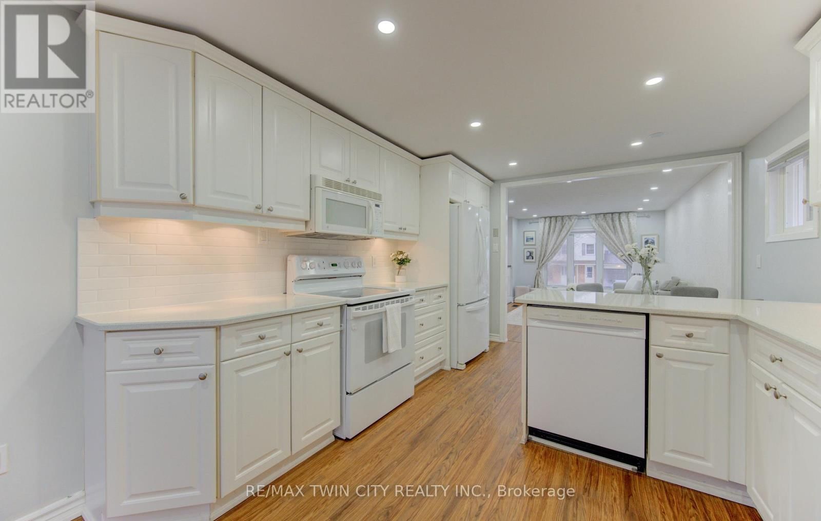 414 WOODS LANE Image 10