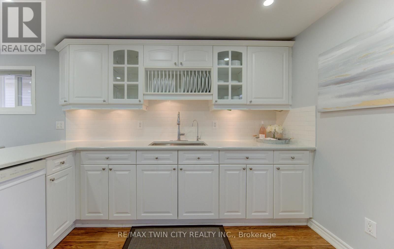 414 WOODS LANE Image 11