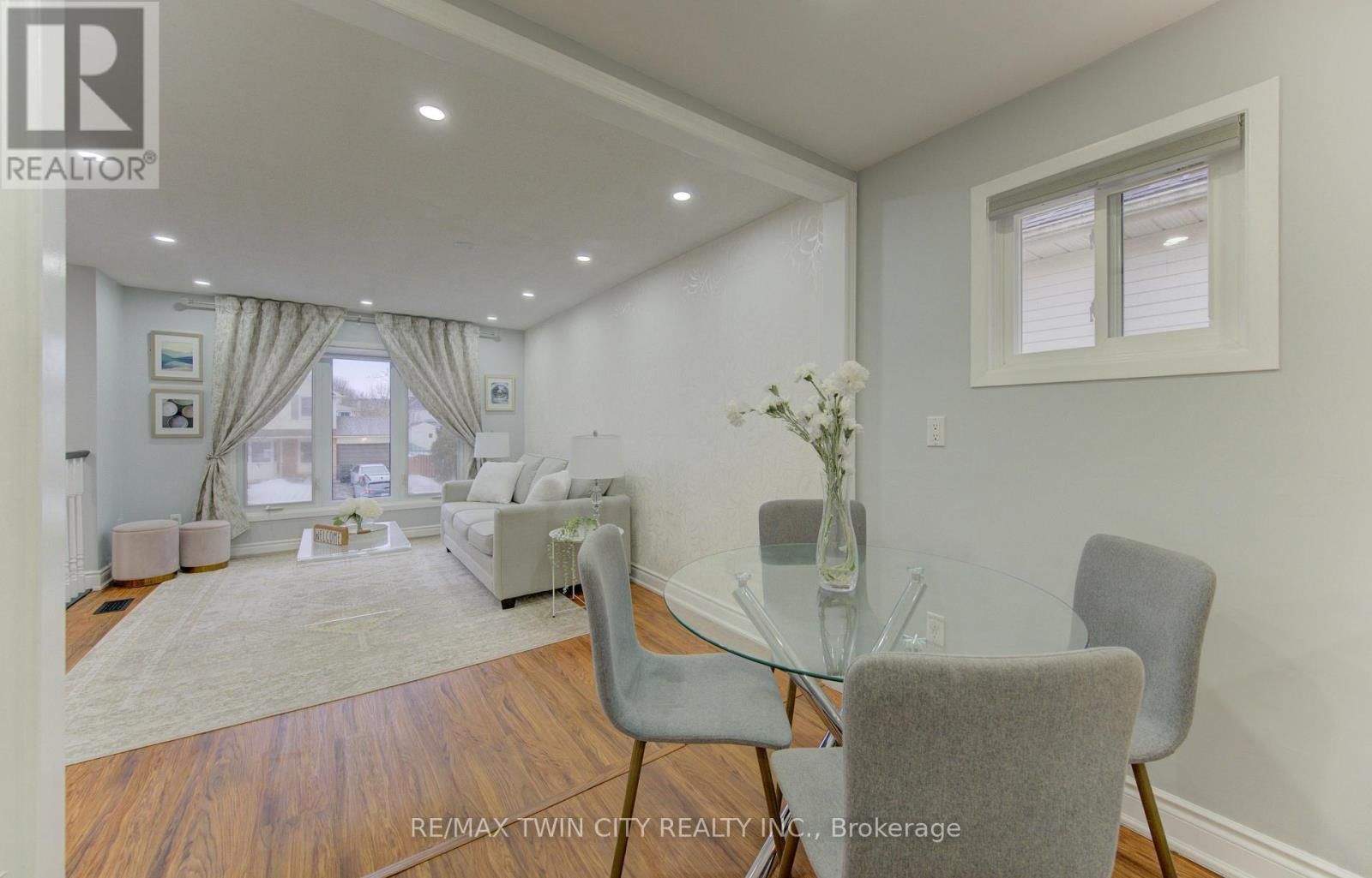 414 WOODS LANE Image 12