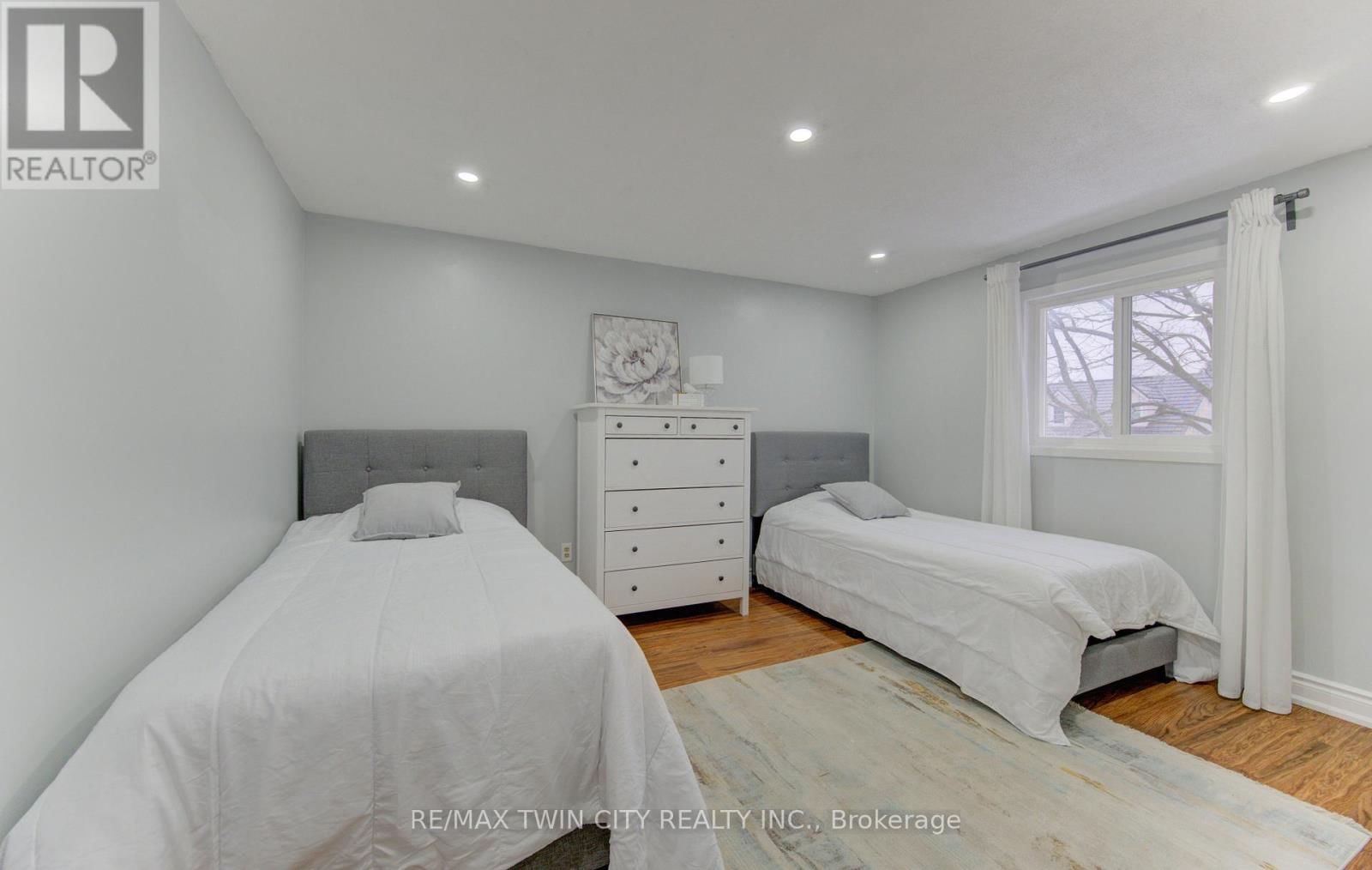 414 WOODS LANE Image 14