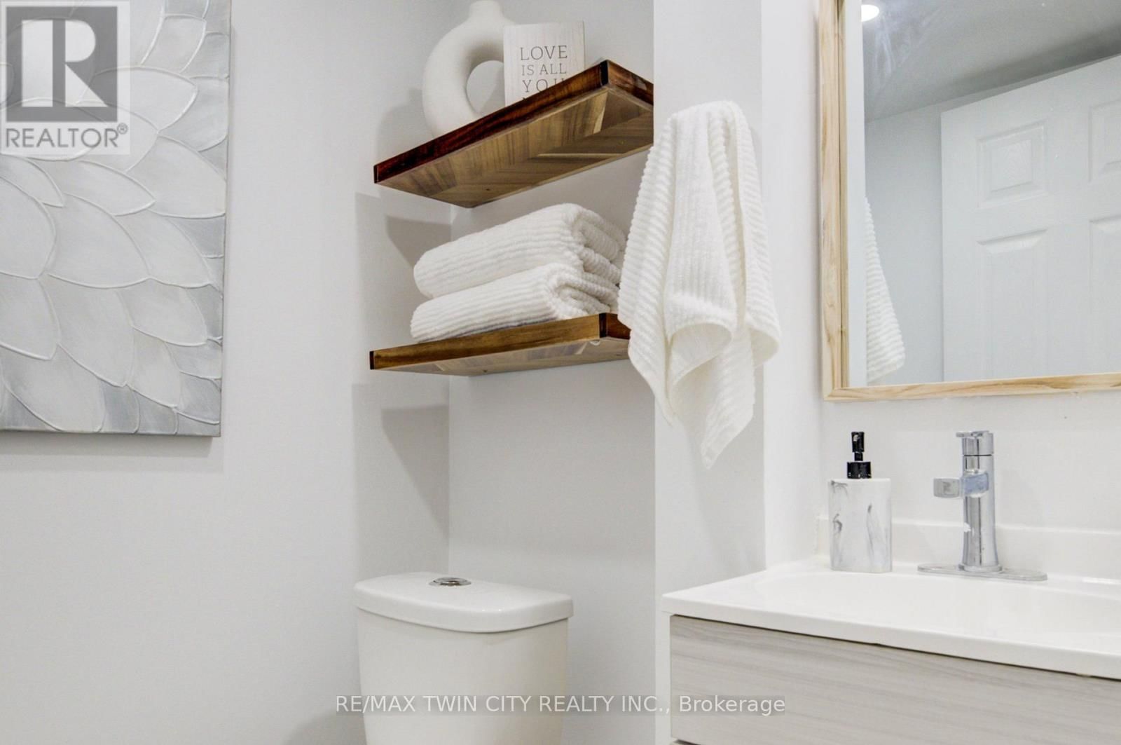 414 WOODS LANE Image 20