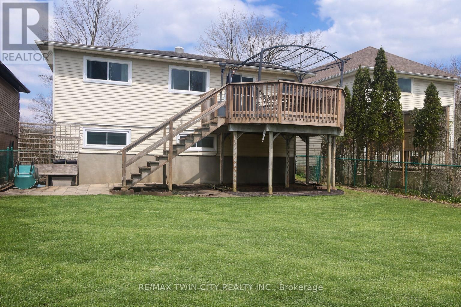 414 WOODS LANE Image 24