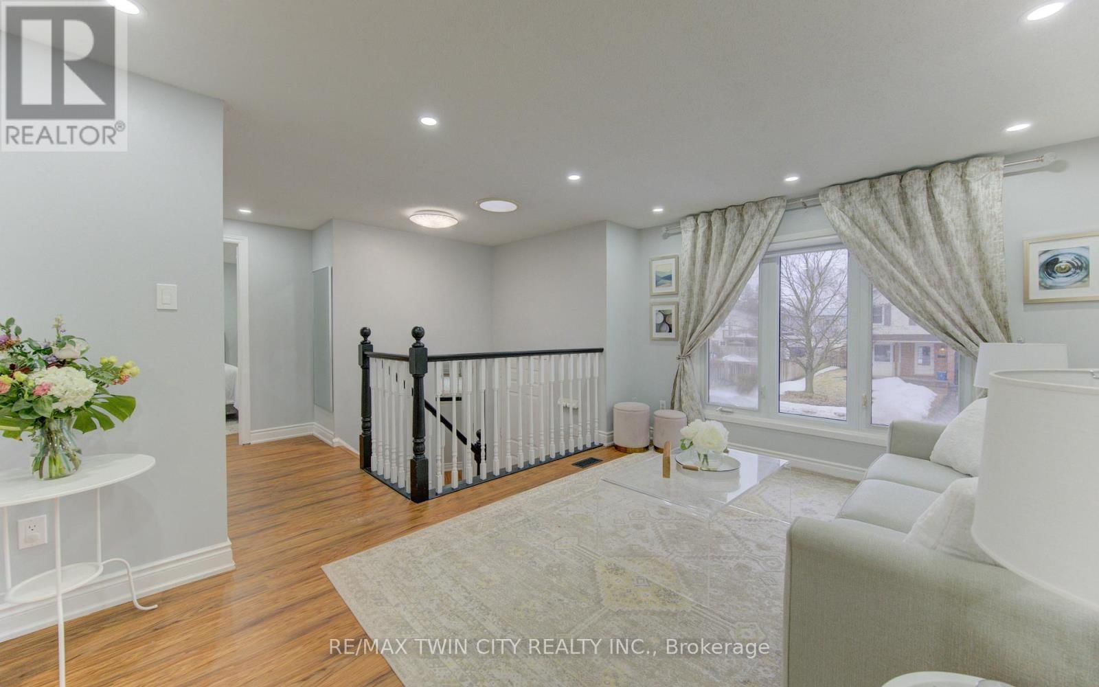 414 WOODS LANE Image 3