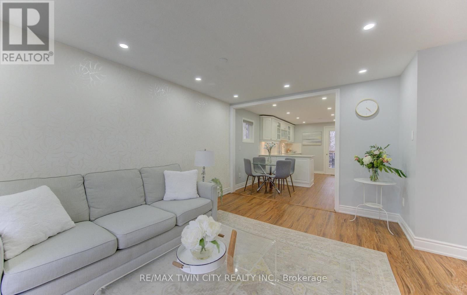 414 WOODS LANE Image 5