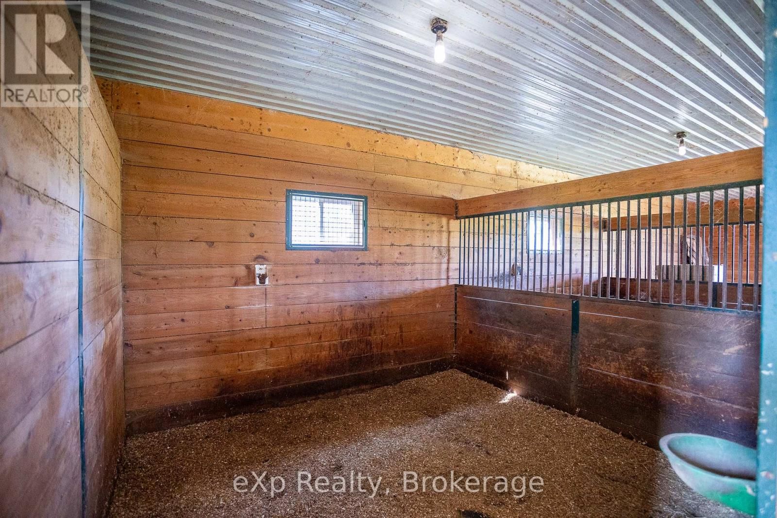 116826 GREY ROAD 3 Image 36