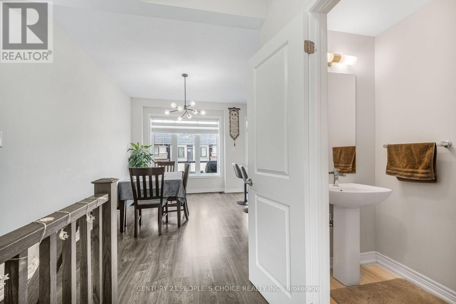 25 - 10 BIRMINGHAM DRIVE Image 24