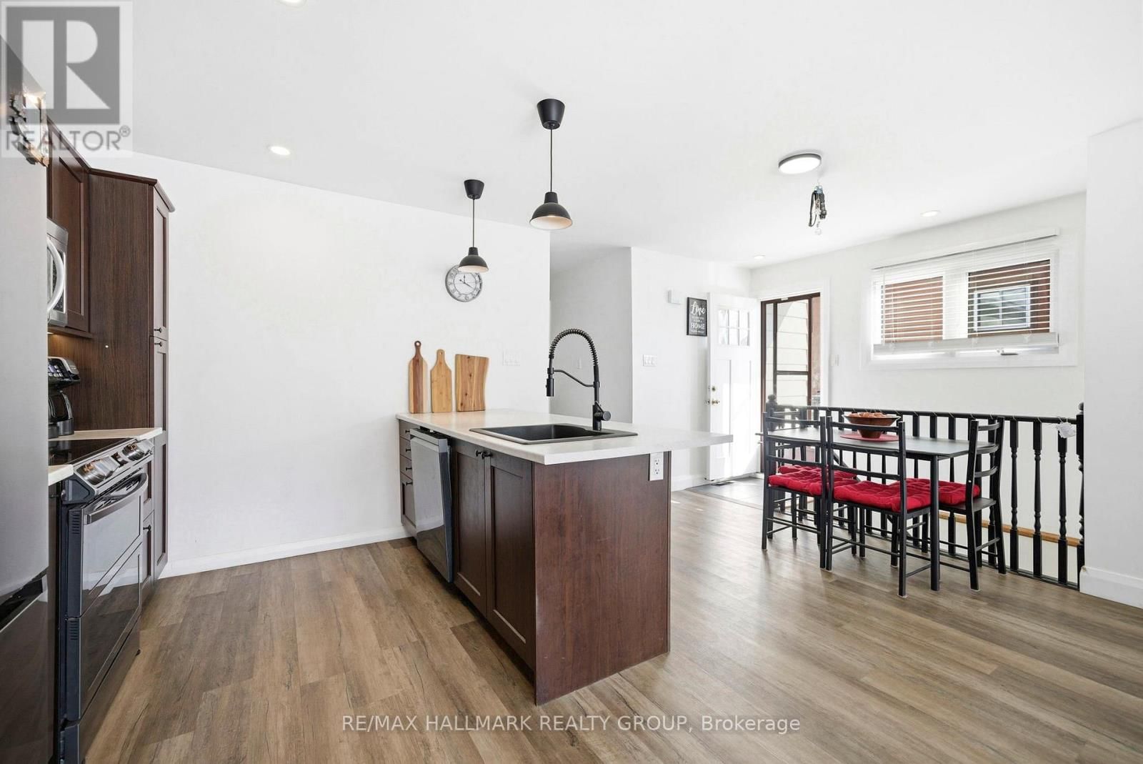 465 JOSEPH STREET Image 13