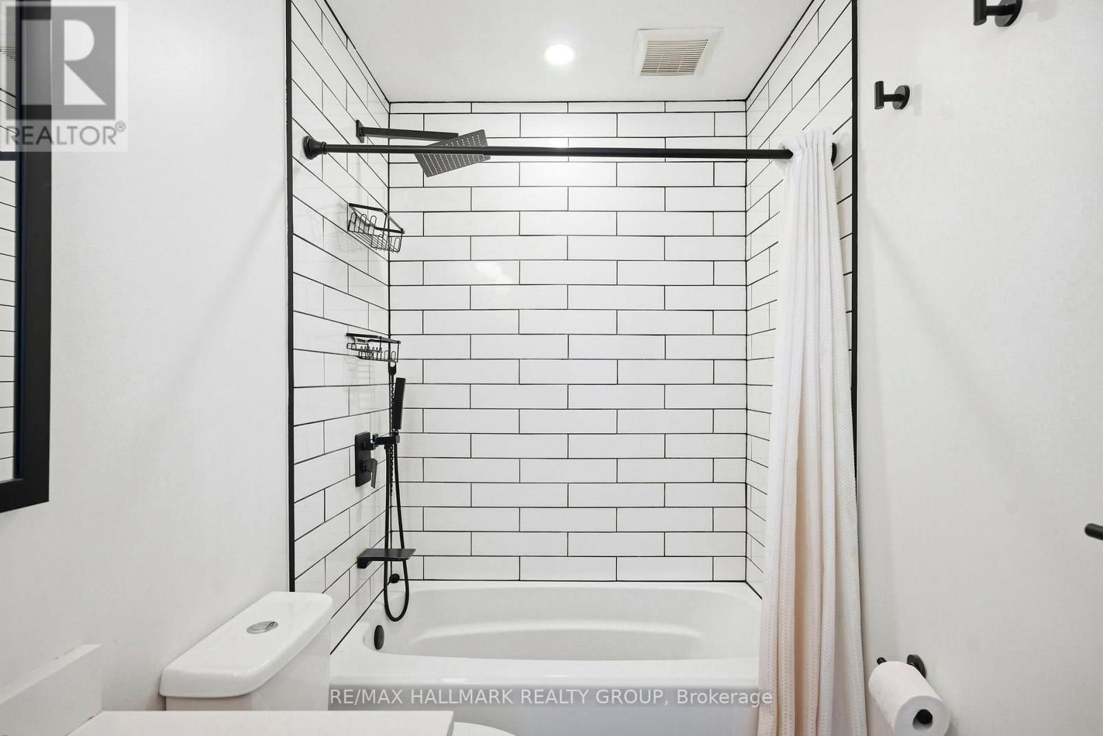 465 JOSEPH STREET Image 16