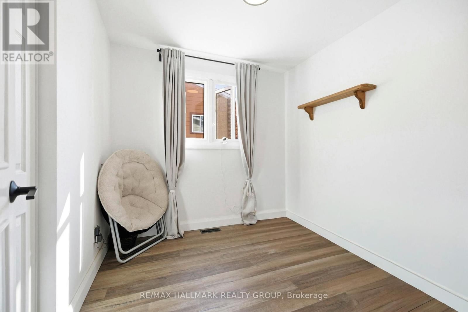 465 JOSEPH STREET Image 21