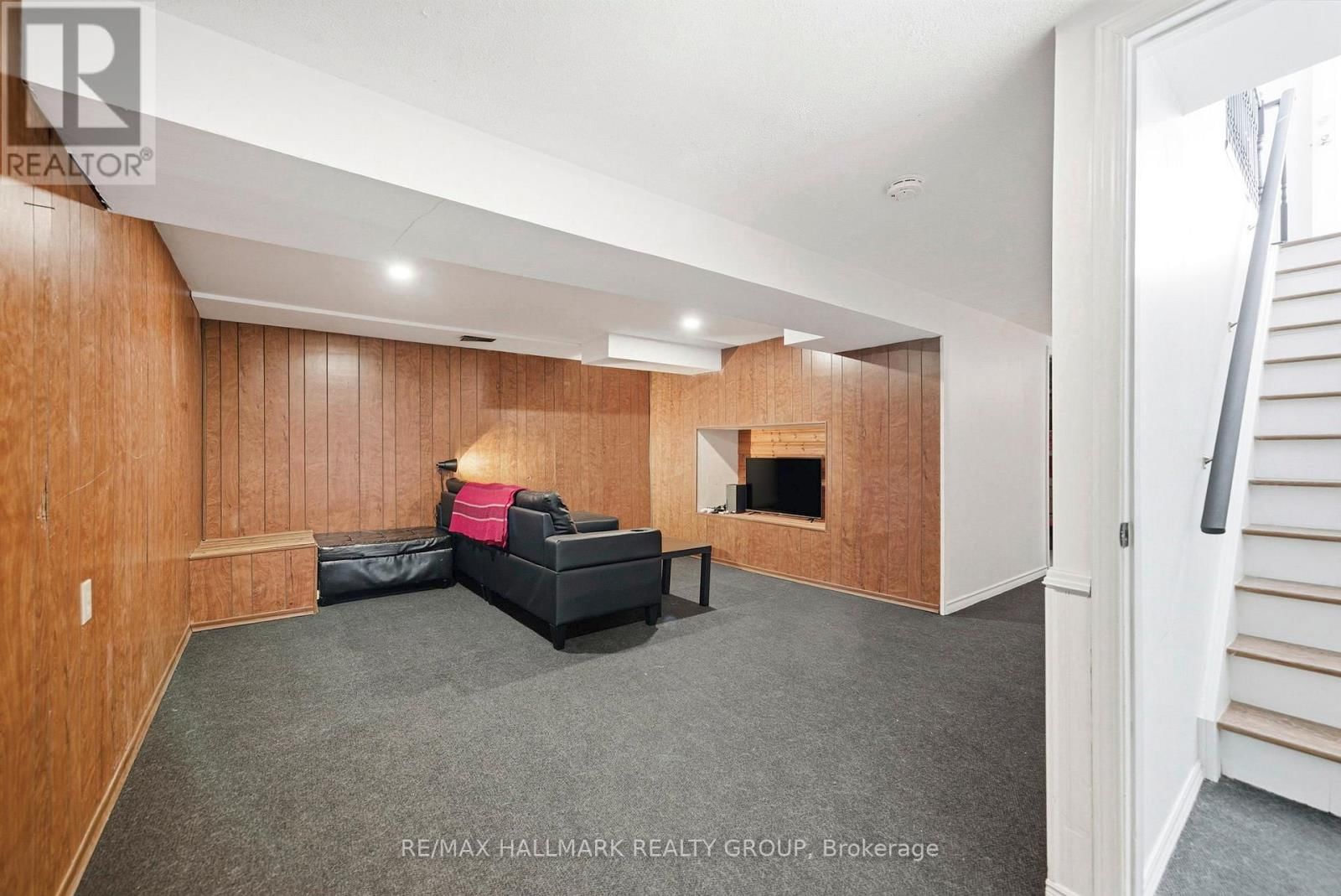 465 JOSEPH STREET Image 22