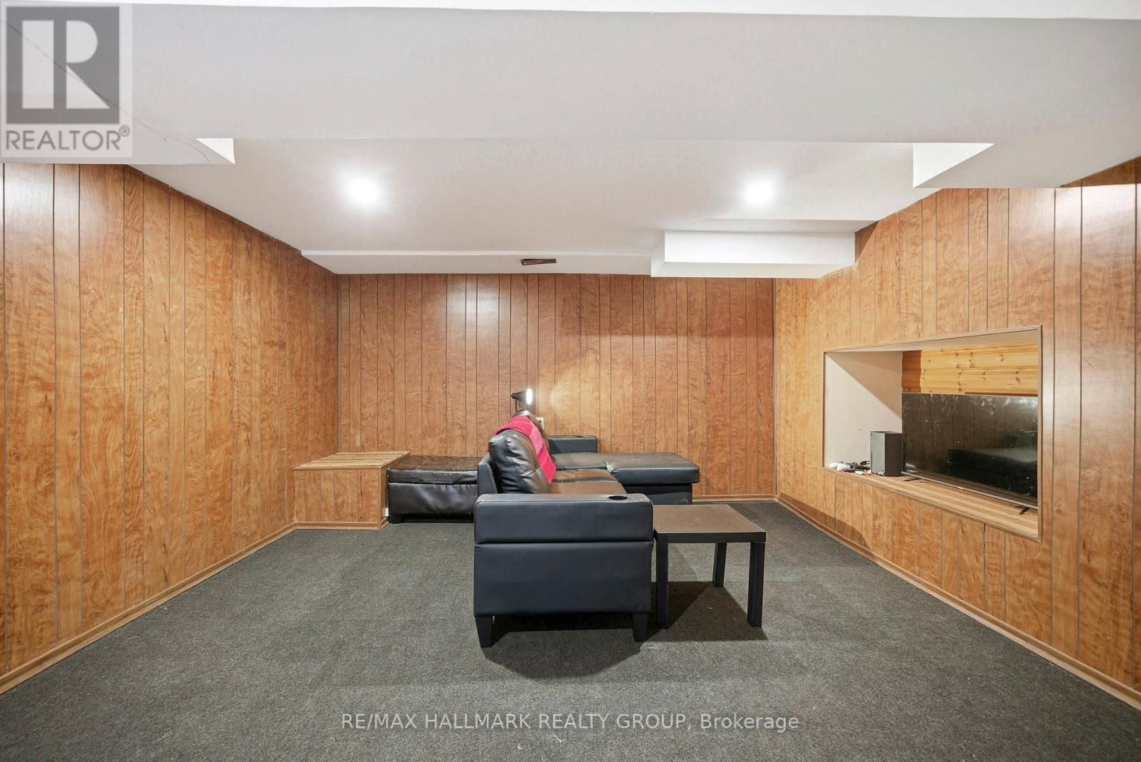 465 JOSEPH STREET Image 23