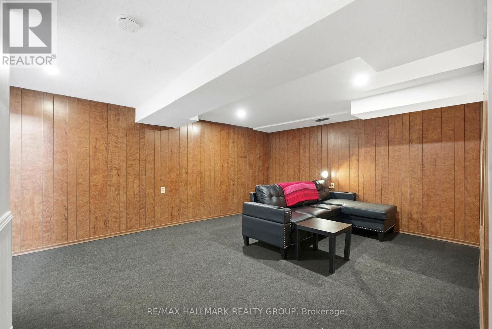 465 JOSEPH STREET Image 24