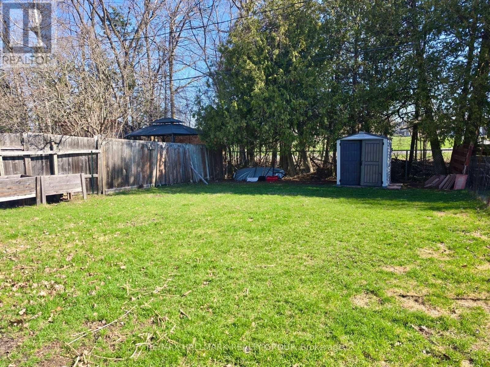 465 JOSEPH STREET Image 28