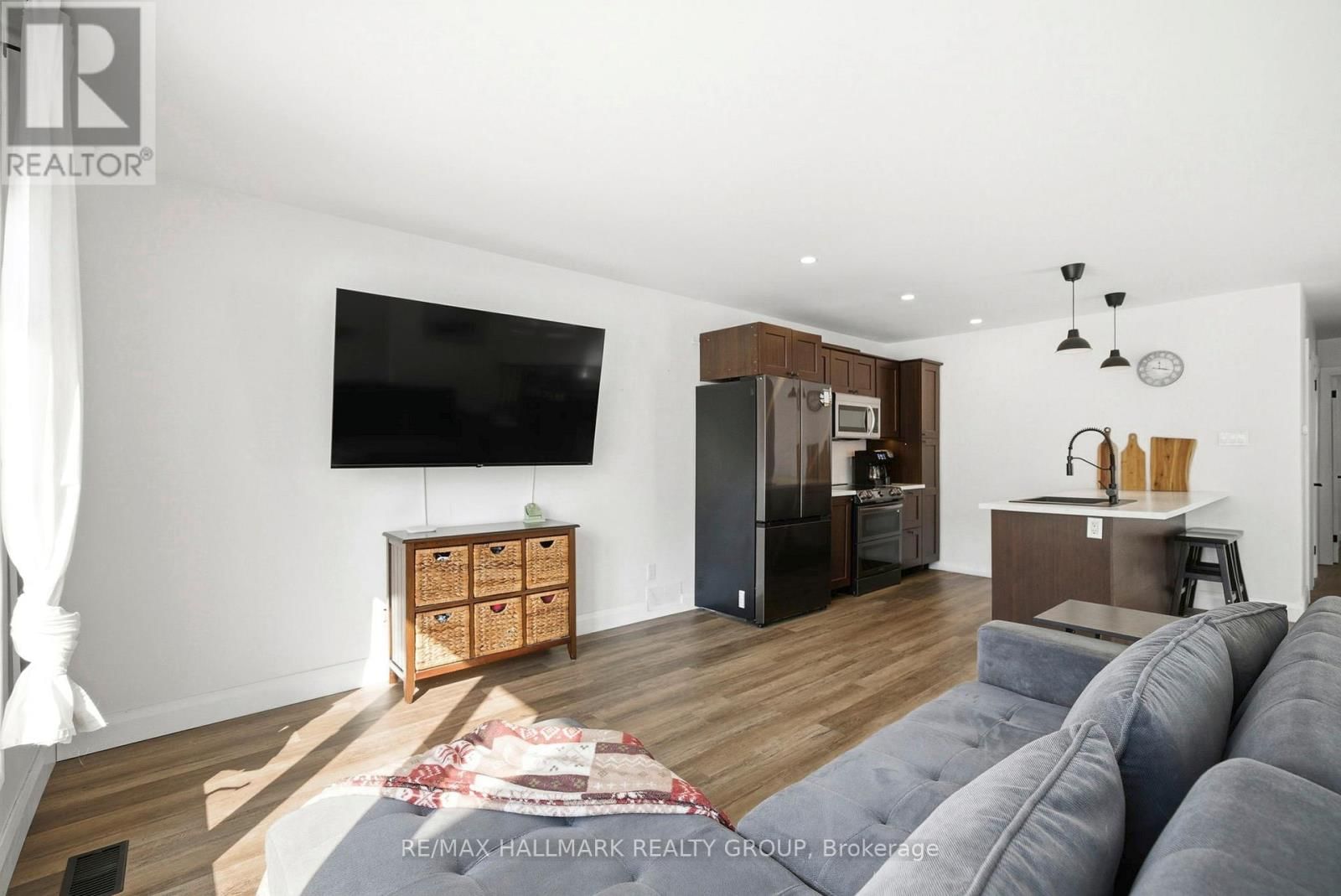 465 JOSEPH STREET Image 7