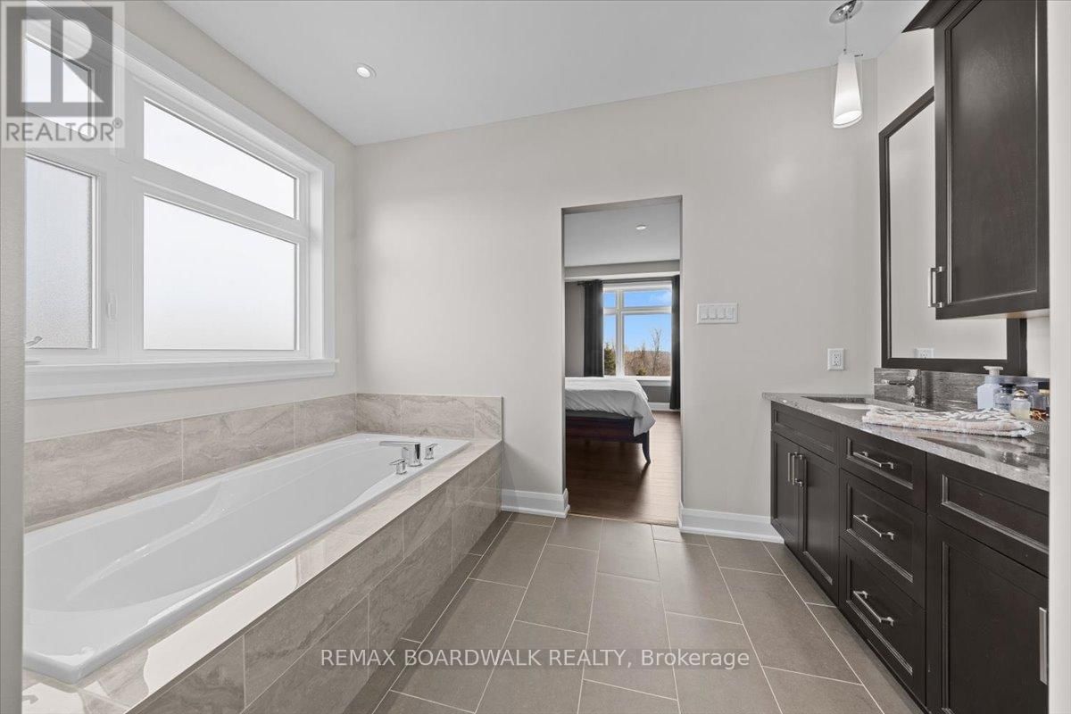 137 COYLES DRIVE SOUTH Image 33