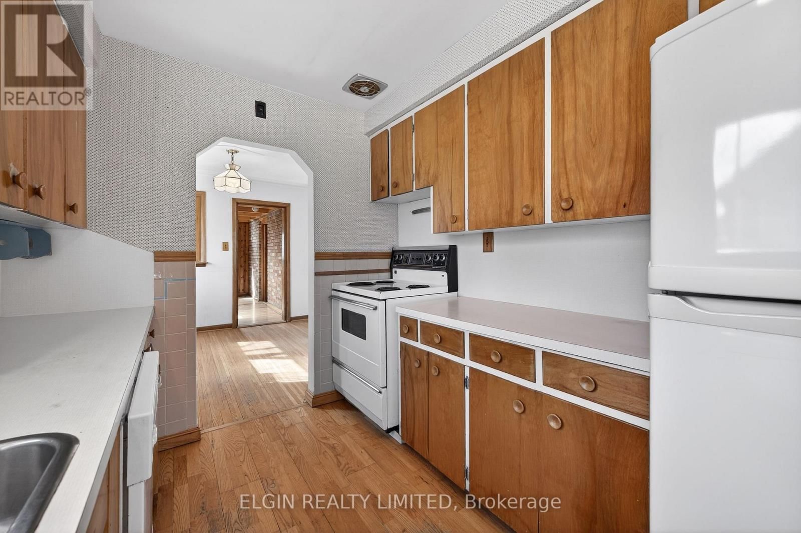 8 ERMATINGER STREET Image 12