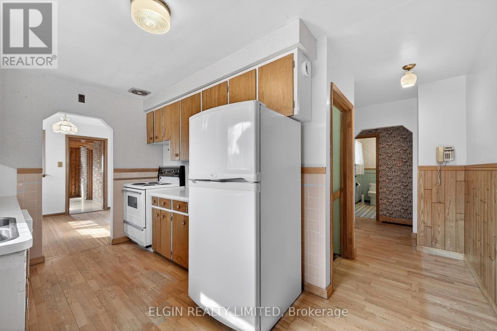 8 ERMATINGER STREET Image 14
